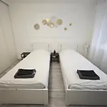 Opéra de Paris-6 Min Walk-Modern Apt 4 sleepe