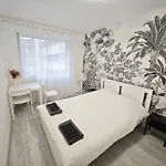Opéra de Paris-6 Min Walk-Modern Apt 4 sleepe
